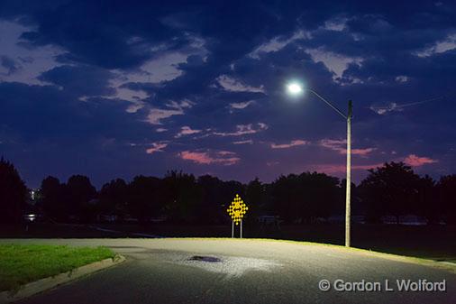 Streetlight At First Light_26364-8.jpg - Photographed at Smiths Falls, Ontario, Canada.